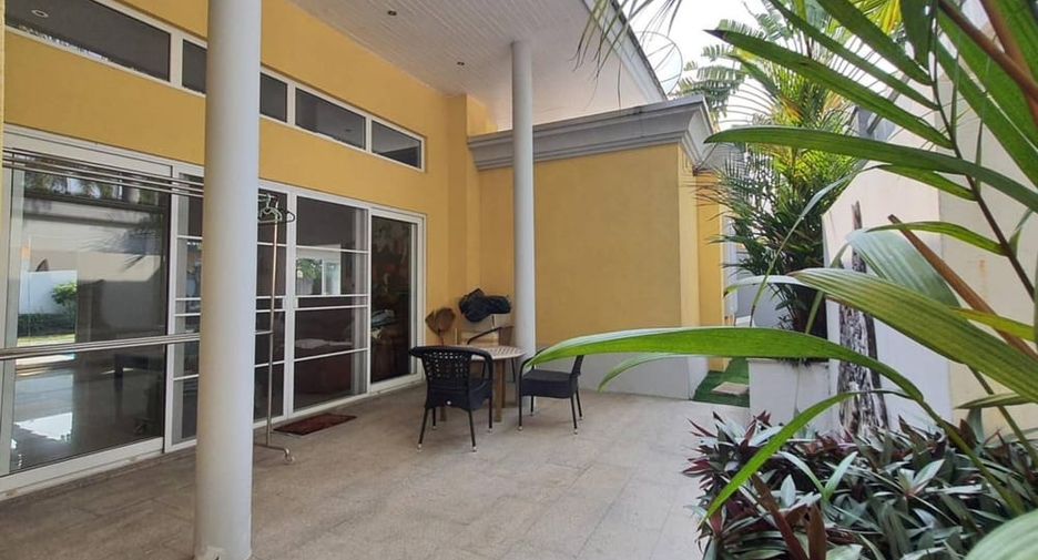 For rent 3 bedrooms villa in East Pattaya, Pattaya