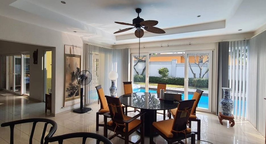 For rent 3 bedrooms villa in East Pattaya, Pattaya