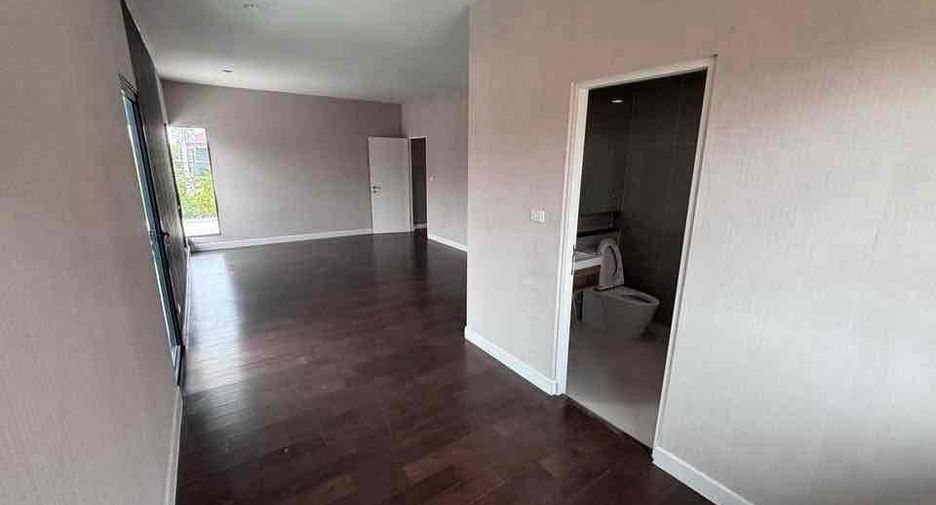 For rent 4 bedrooms house in Lam Luk Ka, Pathum Thani