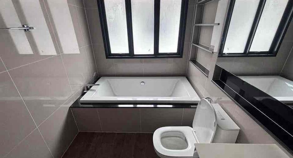 For rent 4 bedrooms house in Lam Luk Ka, Pathum Thani