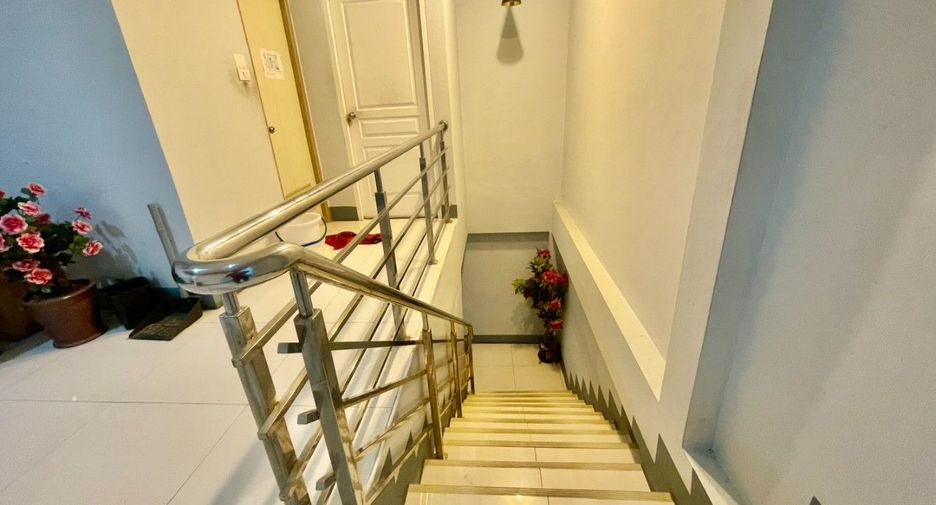 For sale 6 ベッドルーム house in Ban Phai, Khon Kaen