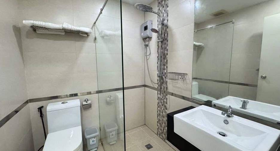 Condo en alquiler de 2 habitaciones en Pratumnak, Pattaya