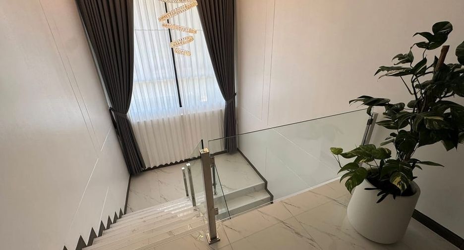 For sale 6 bedrooms villa in Jomtien, Pattaya