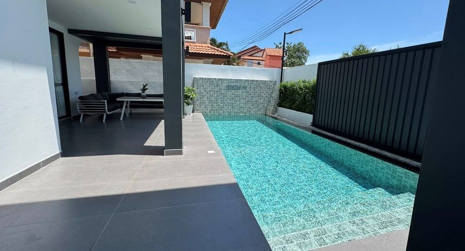 For sale 6 bedrooms villa in Jomtien, Pattaya