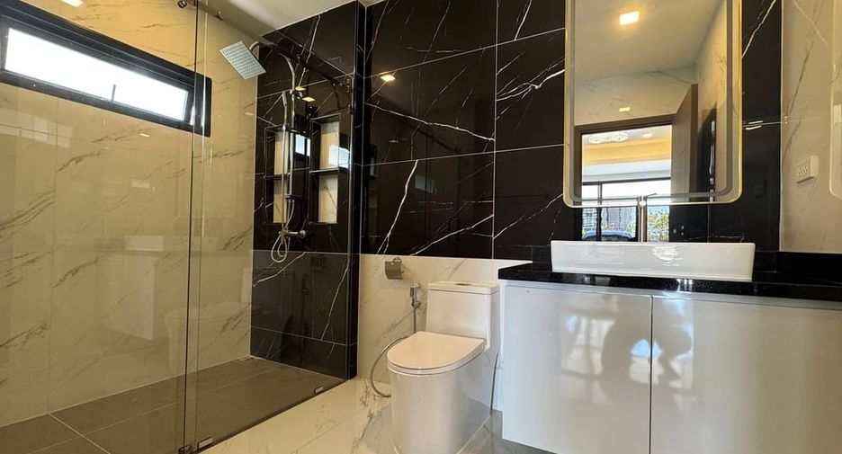 For sale 6 bedrooms villa in Jomtien, Pattaya