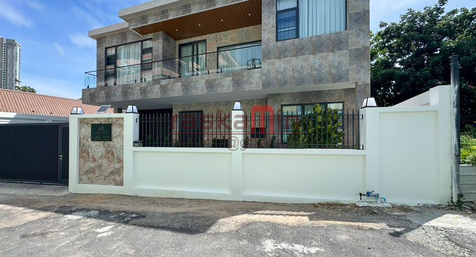 À vendre 5 chambres villa à North Pattaya, Pattaya