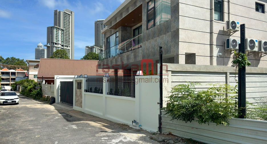 À vendre 5 chambres villa à North Pattaya, Pattaya