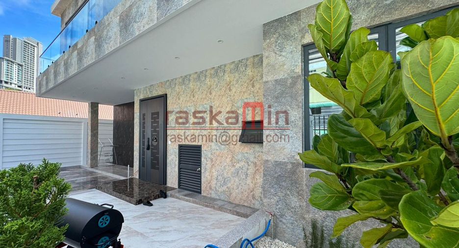 À vendre 5 chambres villa à North Pattaya, Pattaya