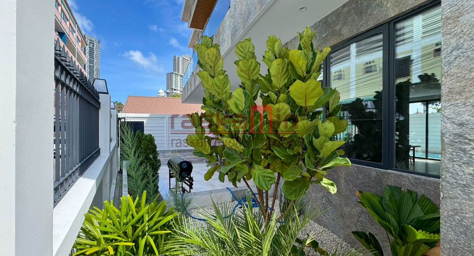 À vendre 5 chambres villa à North Pattaya, Pattaya