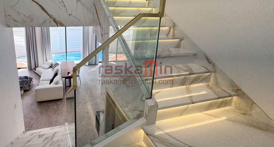 À vendre 5 chambres villa à North Pattaya, Pattaya
