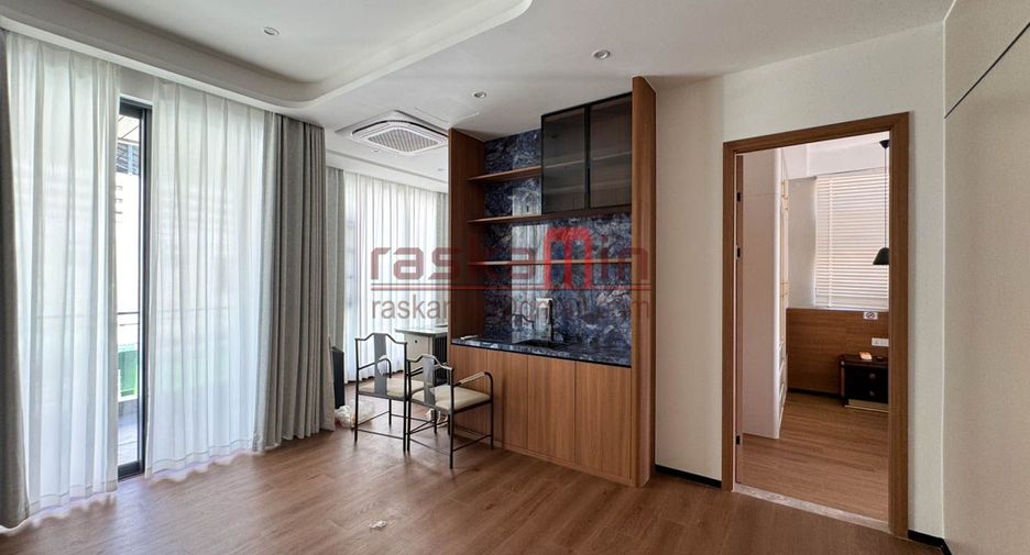 À vendre 5 chambres villa à North Pattaya, Pattaya