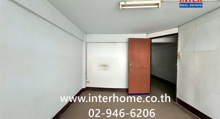 ขาย 4 ห้องนอน พื้นที่ค้าปลีก ใน คันนายาว, กรุงเทพฯ