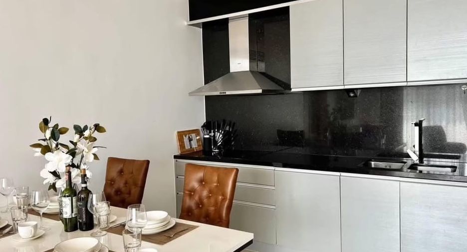 For rent 2 bedrooms condo in North Pattaya, Pattaya