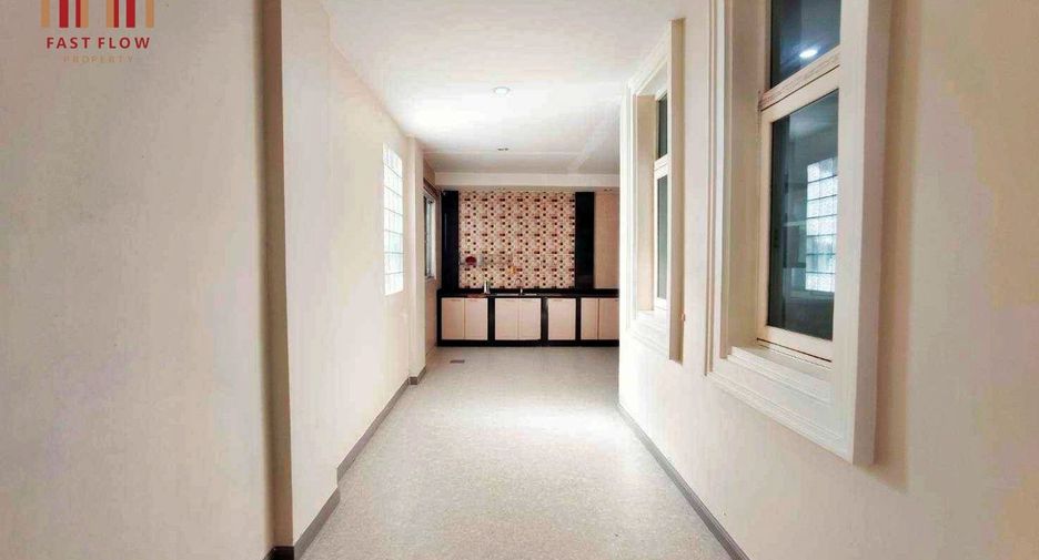 Haus zum Kauf mit 3 Zimmer in Thanyaburi, Pathum Thani