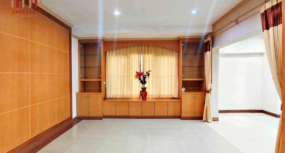 Haus zum Kauf mit 3 Zimmer in Thanyaburi, Pathum Thani