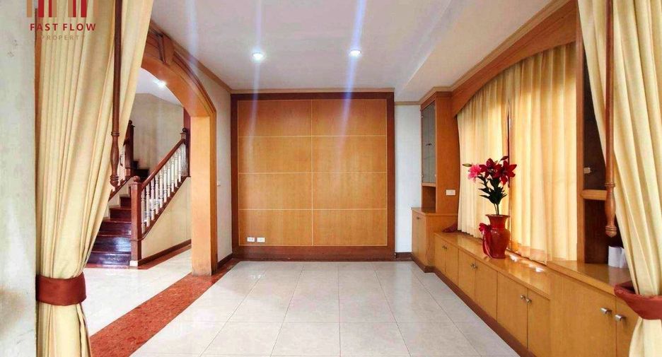 Haus zum Kauf mit 3 Zimmer in Thanyaburi, Pathum Thani