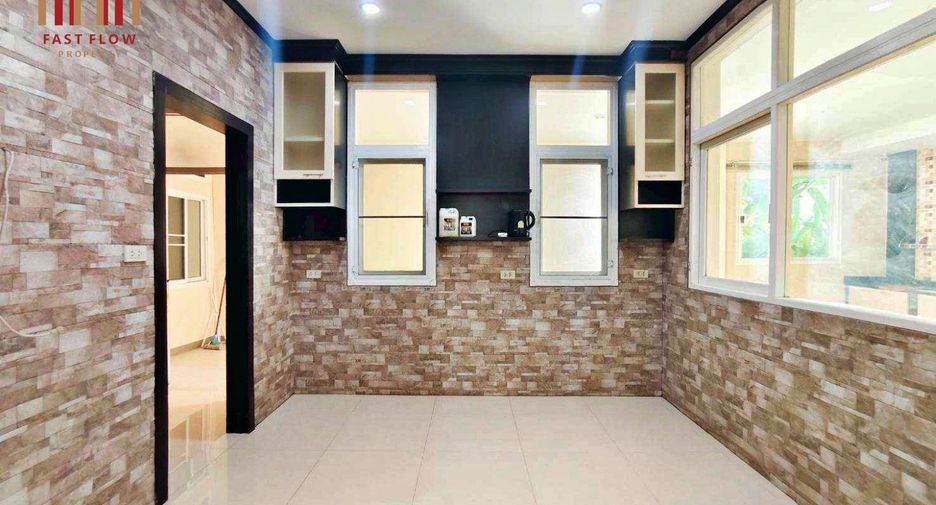Haus zum Kauf mit 3 Zimmer in Thanyaburi, Pathum Thani