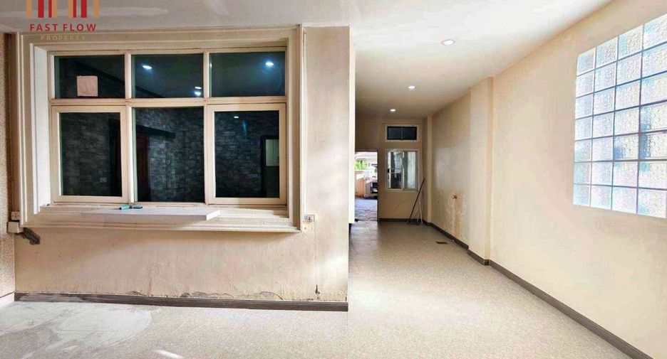 Haus zum Kauf mit 3 Zimmer in Thanyaburi, Pathum Thani