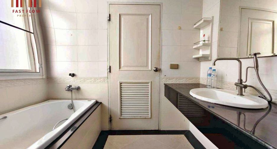 Haus zum Kauf mit 3 Zimmer in Thanyaburi, Pathum Thani