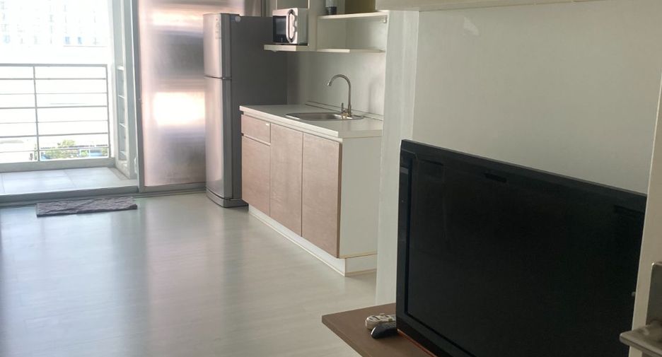 For rent 2 bedrooms condo in Chatuchak, Bangkok