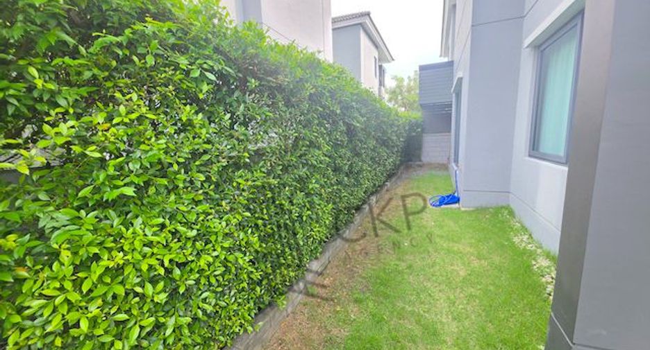 For sale 4 ベッドルーム house in Bang Phli, Samut Prakan