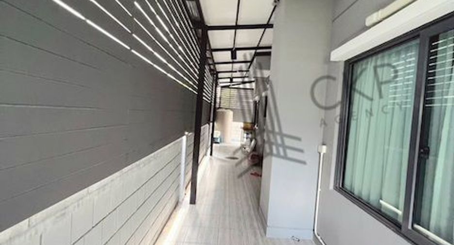 For sale 4 ベッドルーム house in Bang Phli, Samut Prakan