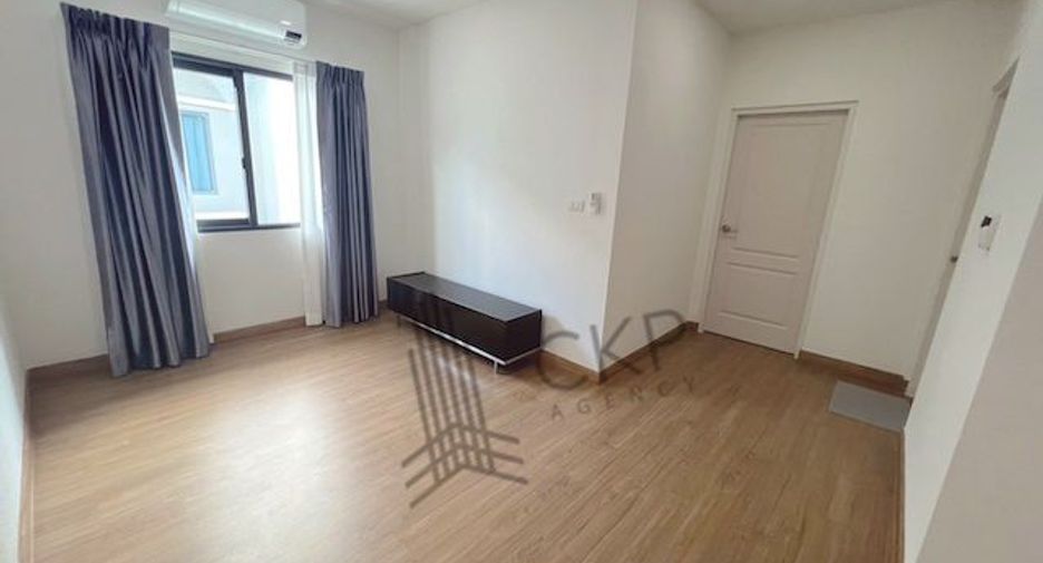 For sale 4 ベッドルーム house in Bang Phli, Samut Prakan