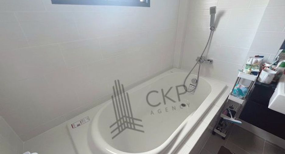 For sale 4 ベッドルーム house in Bang Phli, Samut Prakan
