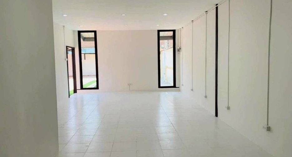 For rent 5 bedrooms house in East Pattaya, Pattaya