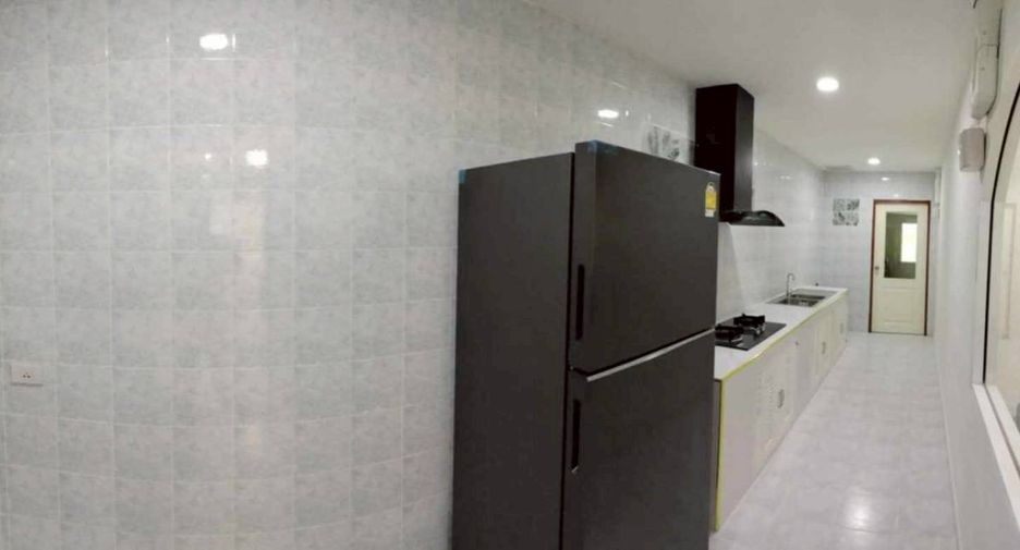 For rent 5 bedrooms house in East Pattaya, Pattaya