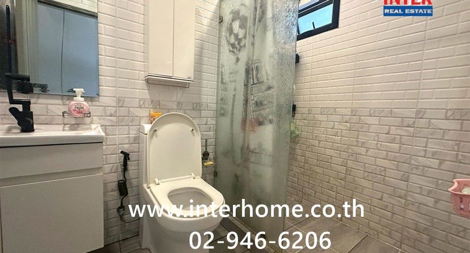 For sale 3 bedrooms house in Bang Sao Thong, Samut Prakan