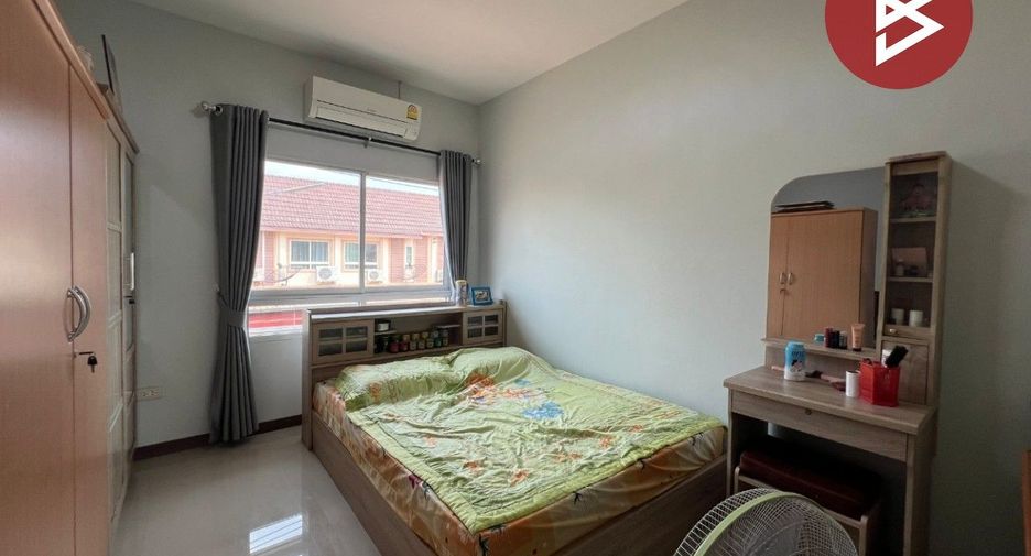 出售 3 卧室 联排别墅 在 Sam Phran, Nakhon Pathom