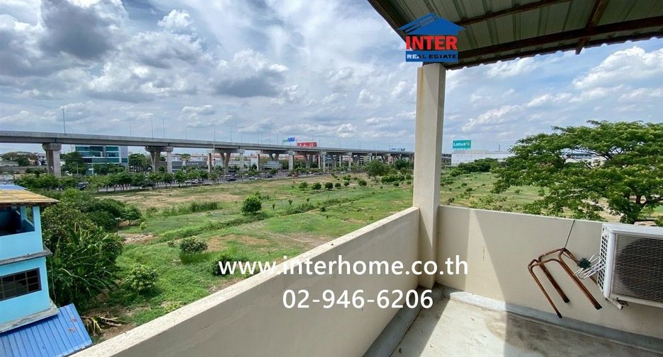 Local comercial en venta de 4 habitaciones en Bang Khun Thian, Bangkok