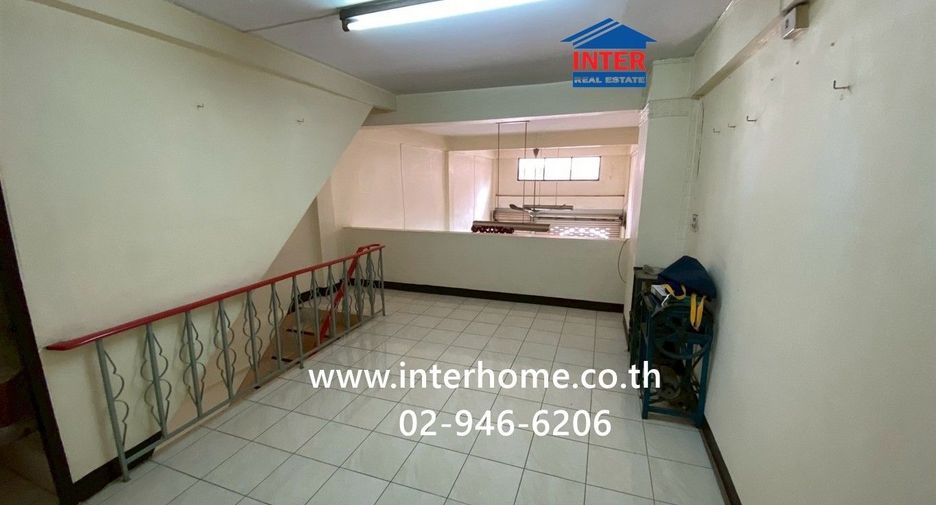 Local comercial en venta de 4 habitaciones en Bang Khun Thian, Bangkok