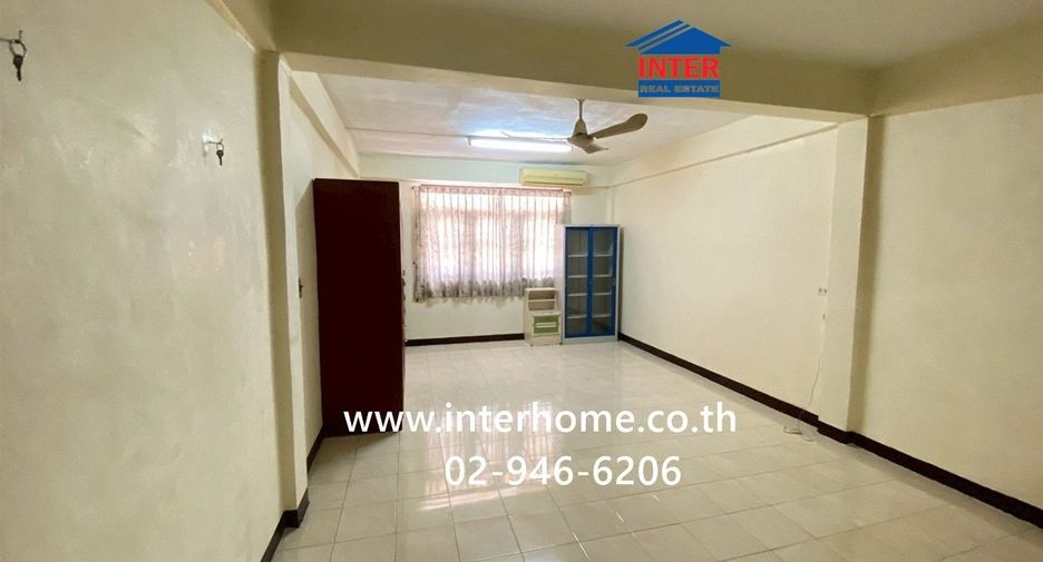 Local comercial en venta de 4 habitaciones en Bang Khun Thian, Bangkok