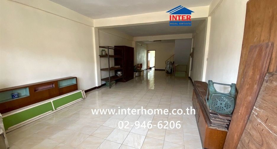 Local comercial en venta de 4 habitaciones en Bang Khun Thian, Bangkok