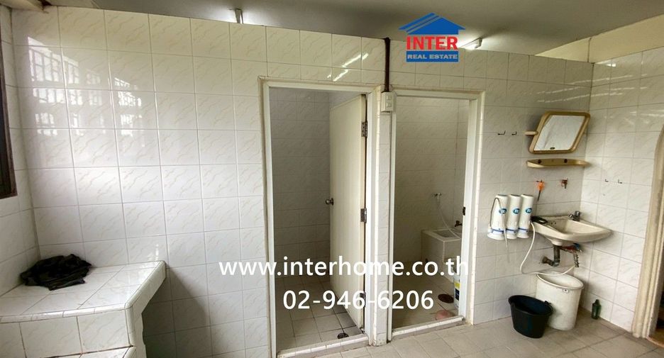 Local comercial en venta de 4 habitaciones en Bang Khun Thian, Bangkok