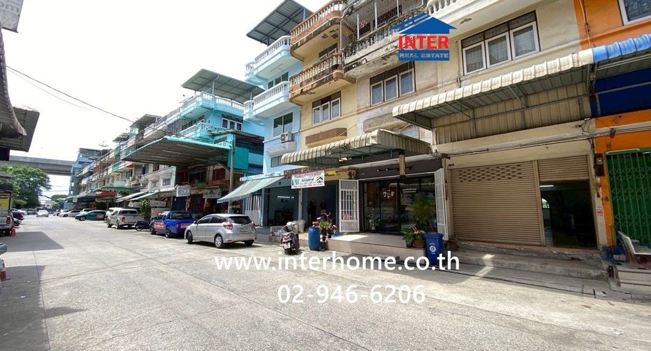 Local comercial en venta de 4 habitaciones en Bang Khun Thian, Bangkok