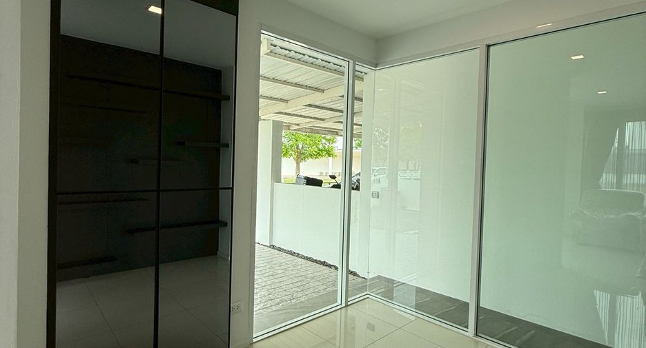 À vendre 3 chambres maison à San Kamphaeng, Chiang Mai