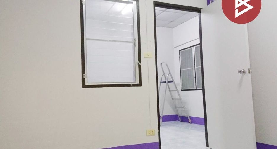 For sale 2 bedrooms townhouse in Ban Bueng, Chonburi