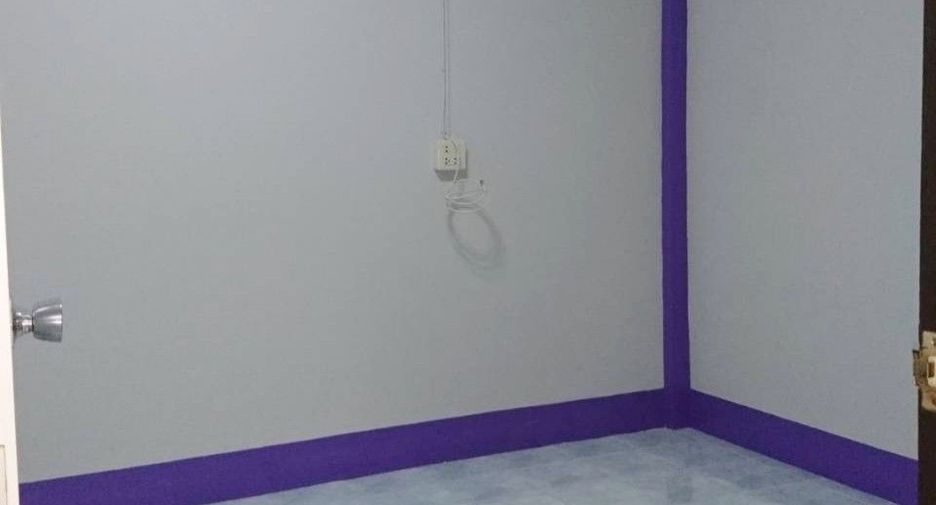 For sale 2 bedrooms townhouse in Ban Bueng, Chonburi