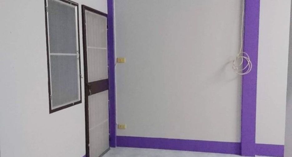 For sale 2 bedrooms townhouse in Ban Bueng, Chonburi