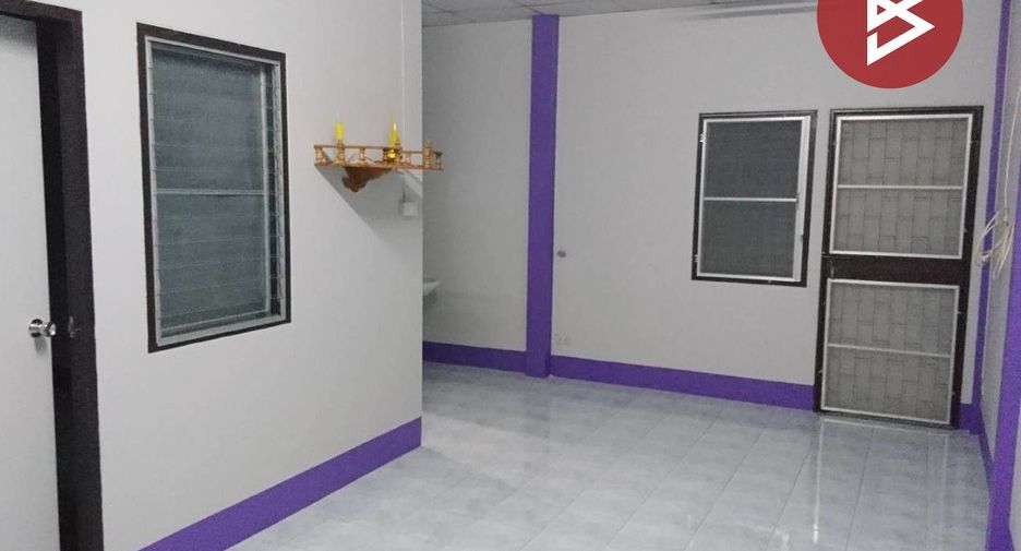For sale 2 bedrooms townhouse in Ban Bueng, Chonburi