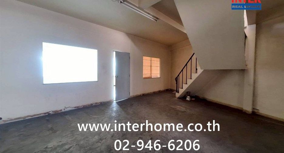 For sale 2 bedrooms retail Space in Bang Na, Bangkok