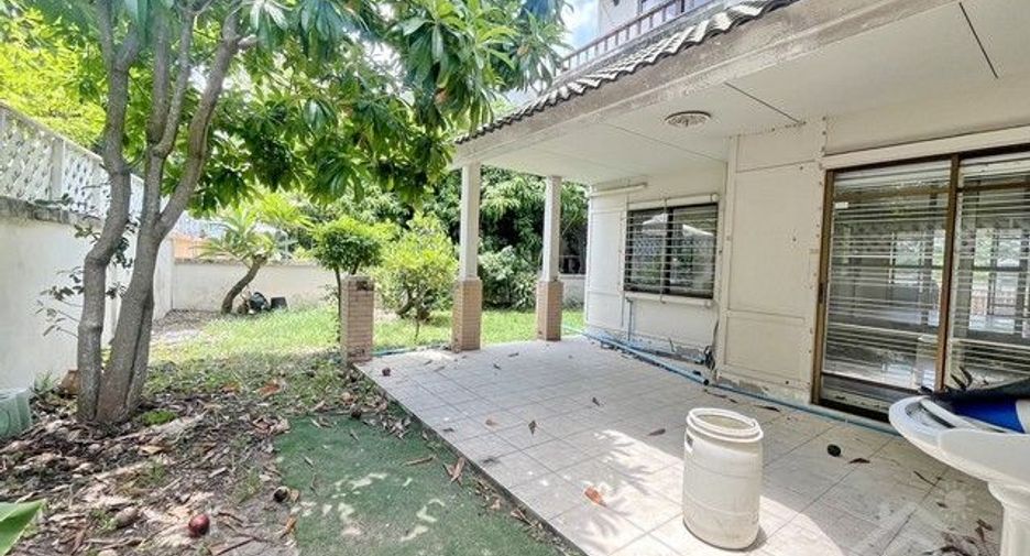 For sale 3 bedrooms house in Si Racha, Chonburi