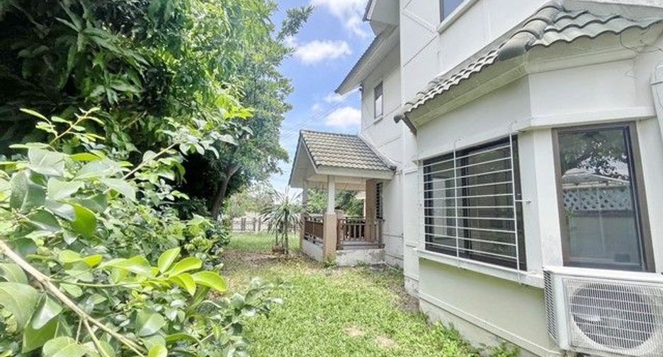 For sale 3 bedrooms house in Si Racha, Chonburi
