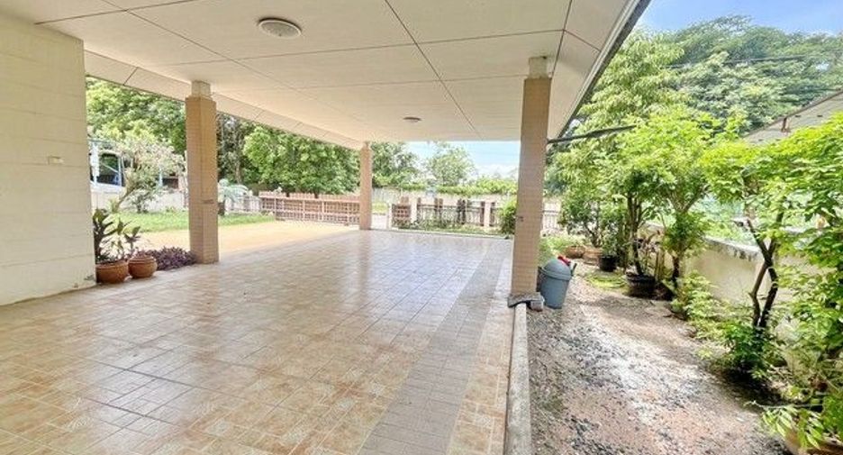 For sale 3 bedrooms house in Si Racha, Chonburi