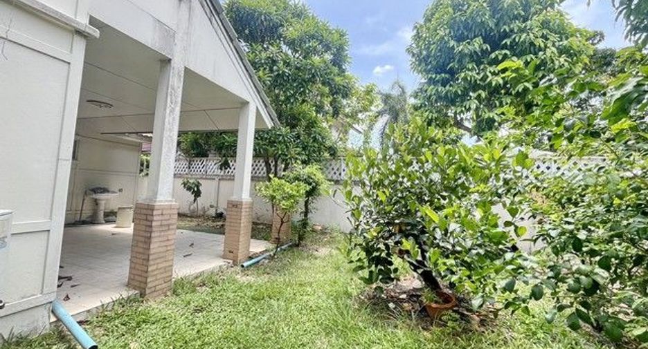 For sale 3 bedrooms house in Si Racha, Chonburi