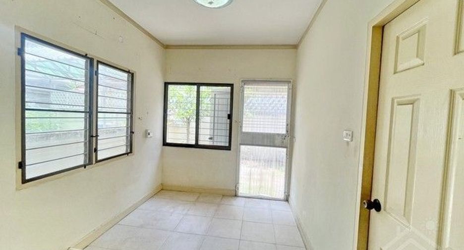 For sale 3 bedrooms house in Si Racha, Chonburi