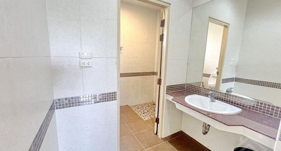 For sale 3 bedrooms house in Si Racha, Chonburi